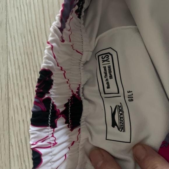 SLAZENGER XS golf skort. Excellent condition - Picture 2 of 4